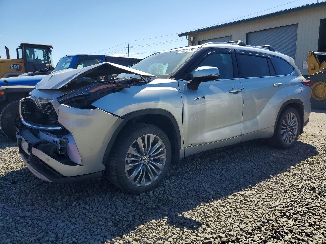Salvage Toyota Highlander Image