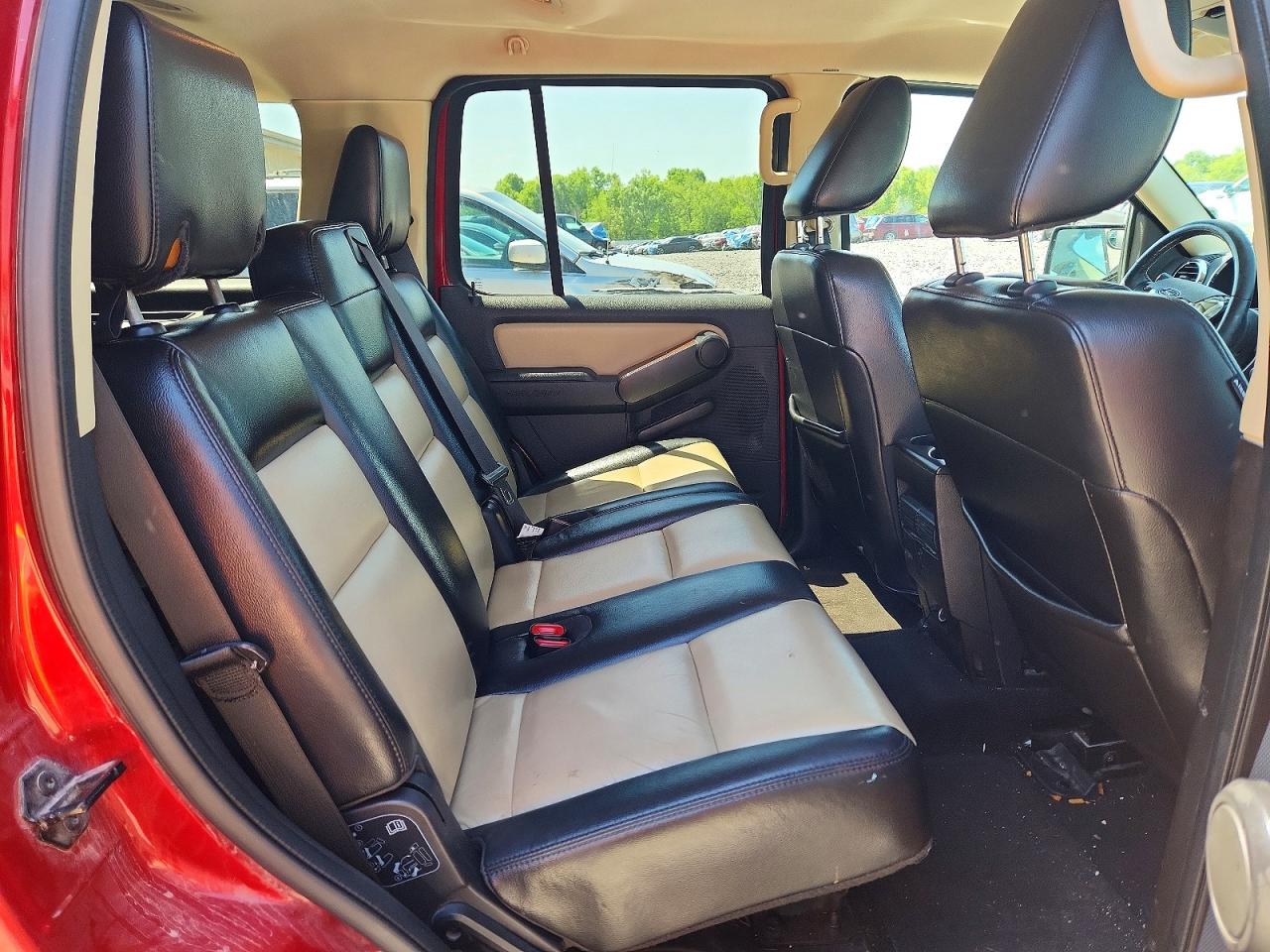 Ford Explorer Eddie Bauer