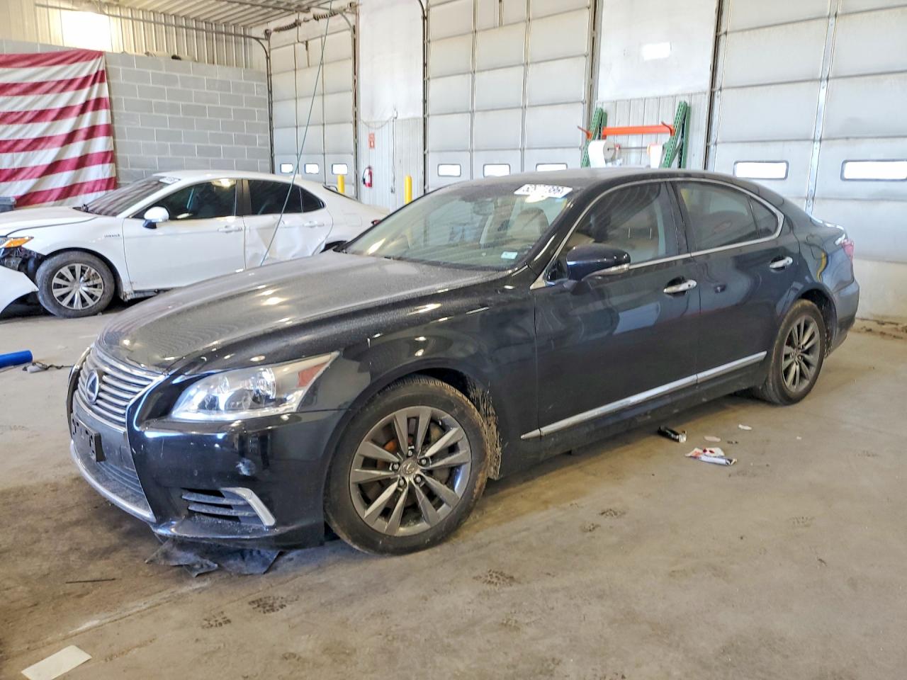 Salvage Lexus LS Image