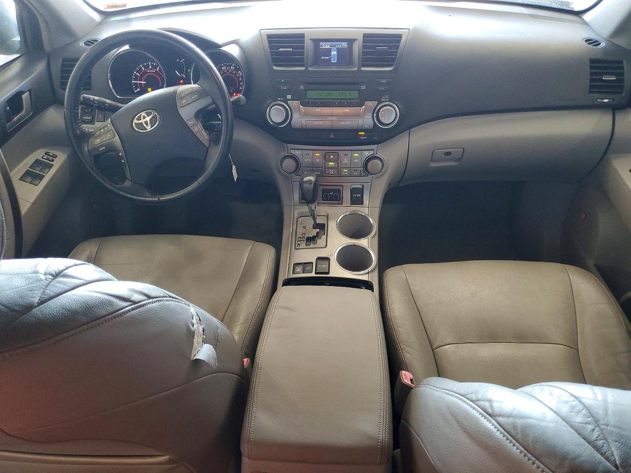Toyota Highlander Sport
