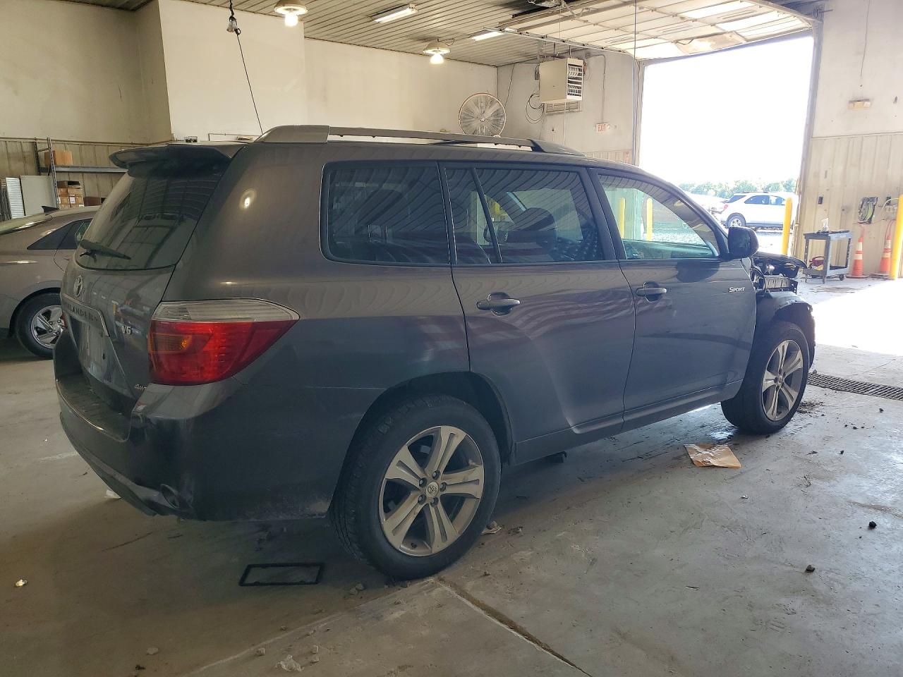 Toyota Highlander Sport
