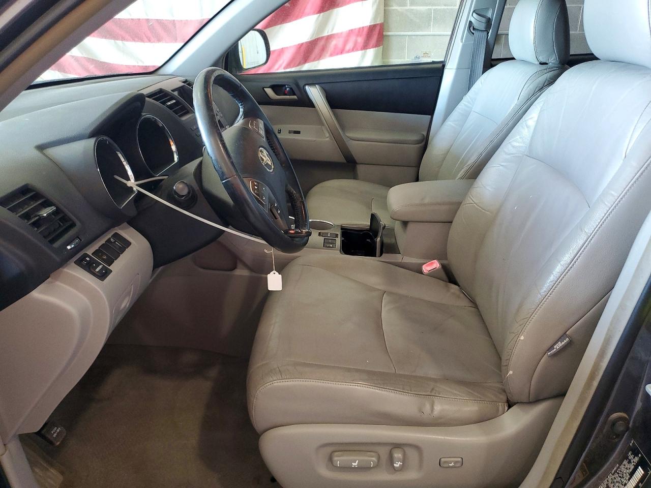 Toyota Highlander Sport