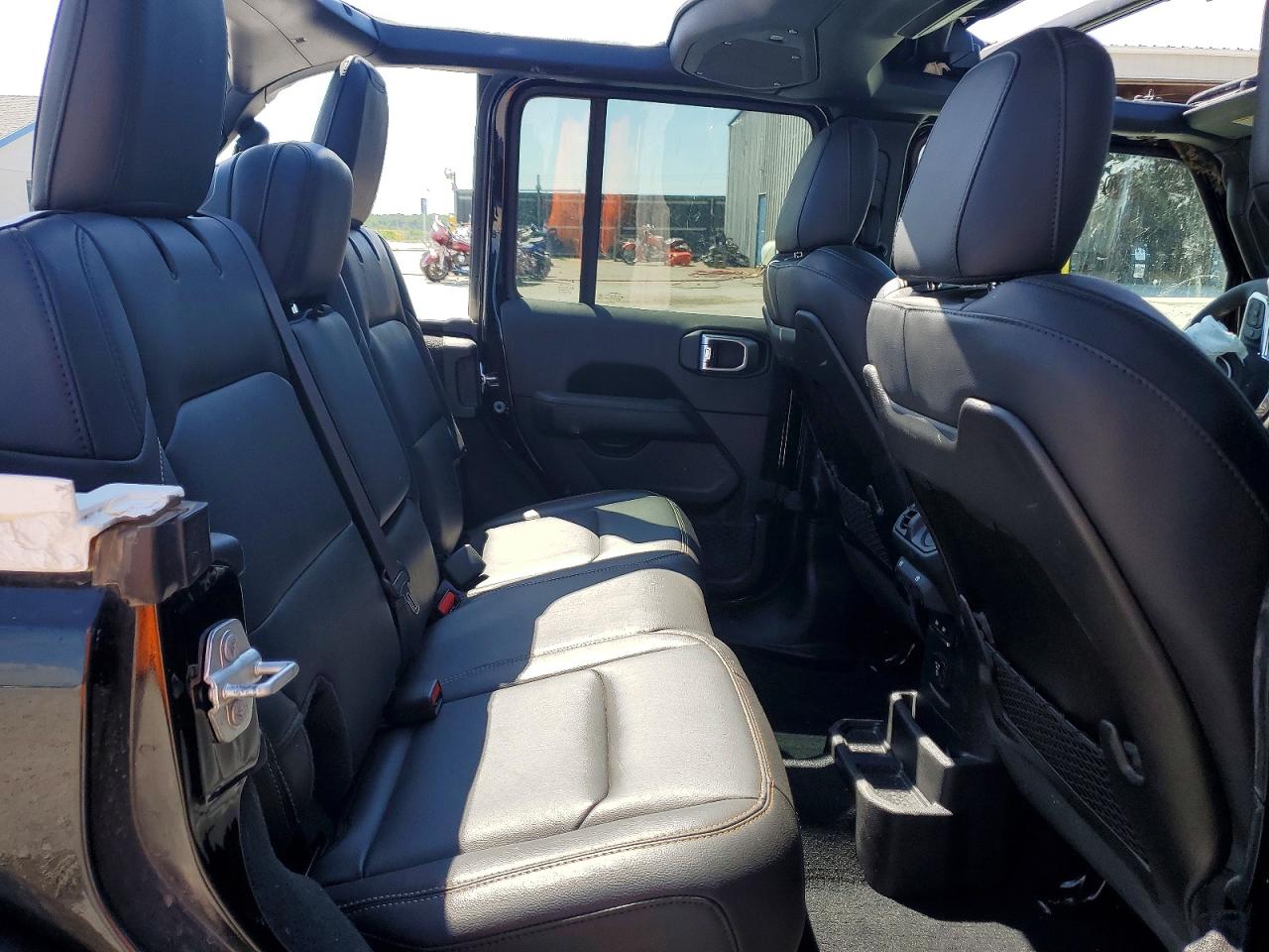 Jeep Wrangler Sahara