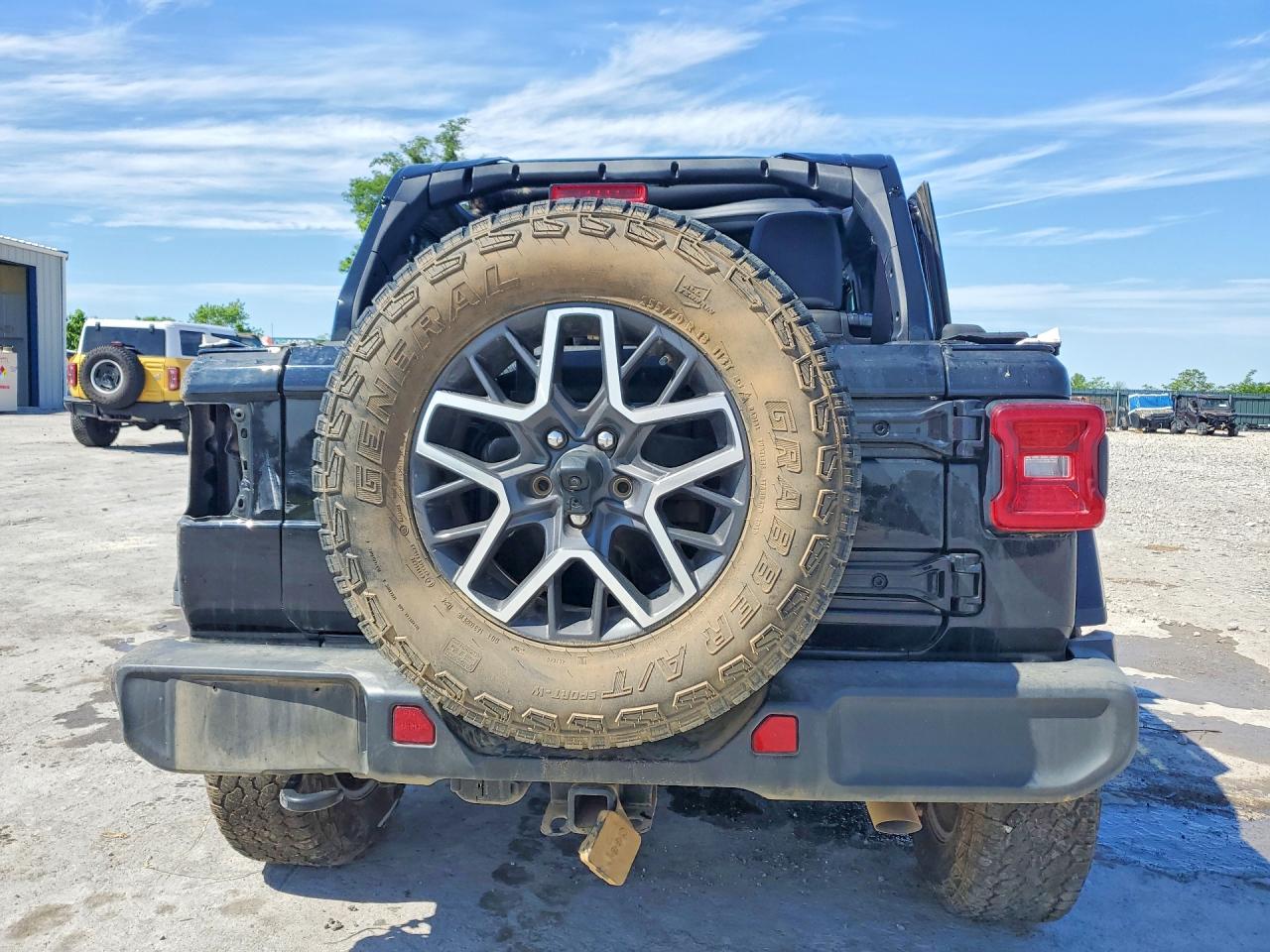 Jeep Wrangler Sahara