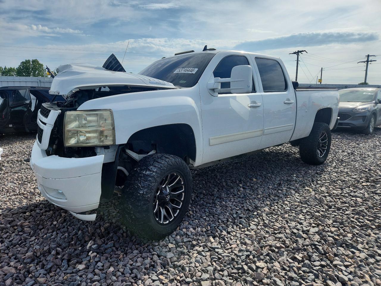 Salvage Chevrolet Silverado Image