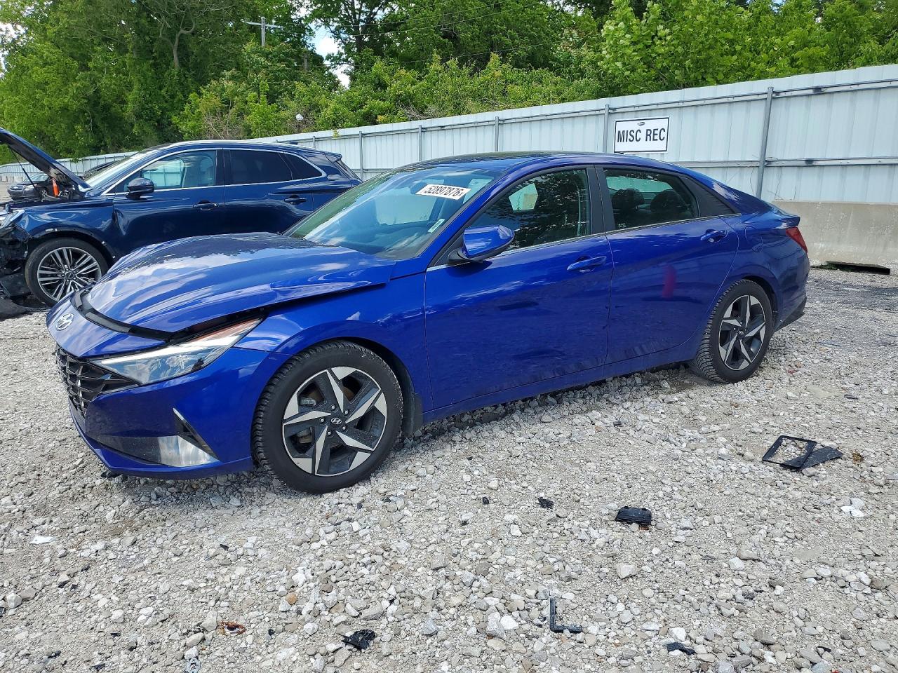 Salvage Hyundai ELANTRA Image