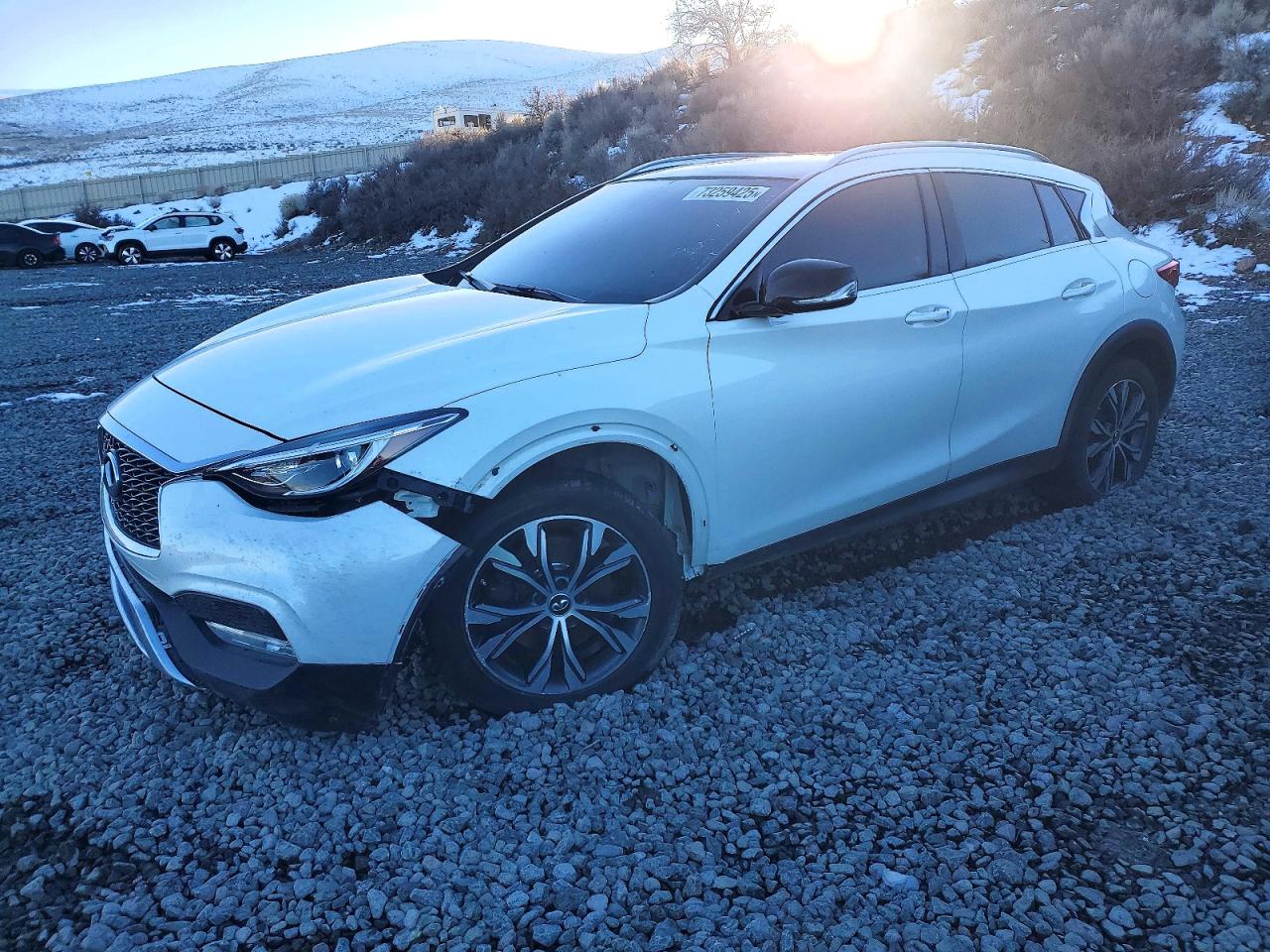 Salvage INFINITI Qx Image