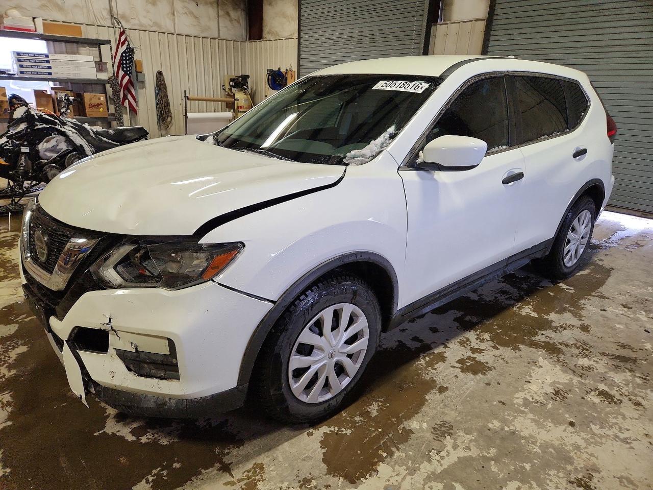 Salvage Nissan Rogue Image