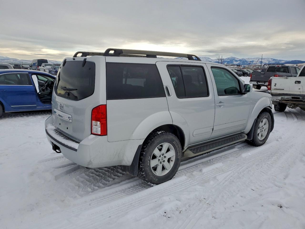 Nissan Pathfinder S