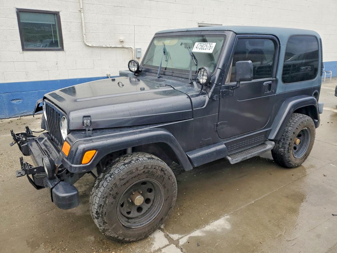 Salvage Jeep Wrangler Image