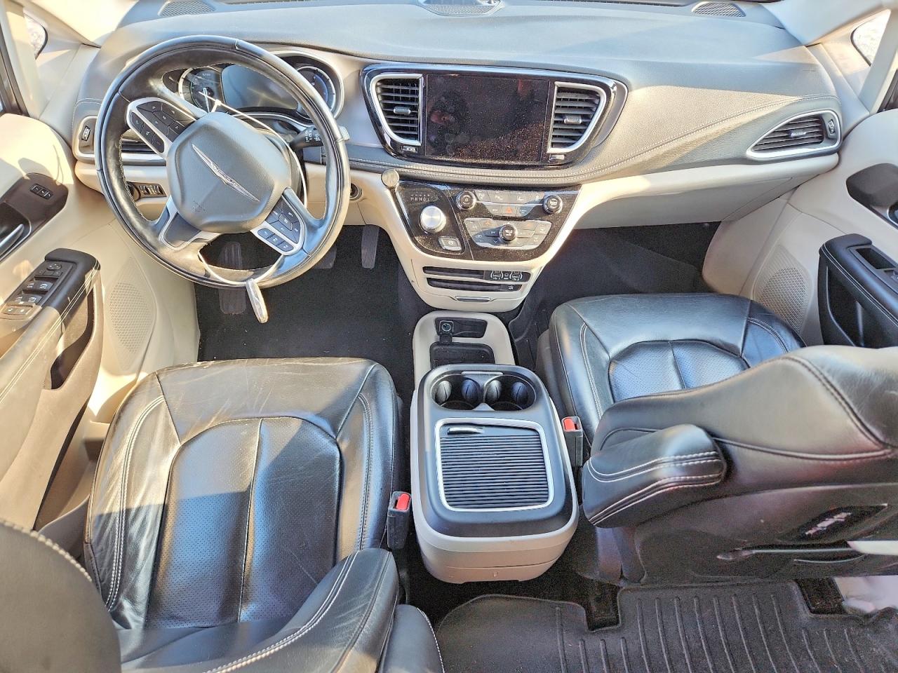 Chrysler Pacifica Hybrid Touring L