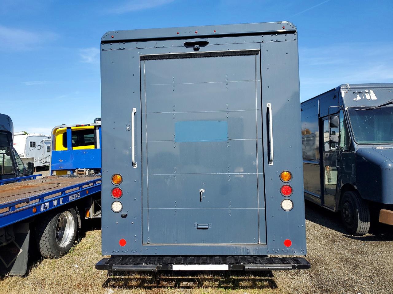 Freigliner Mt45 Chass