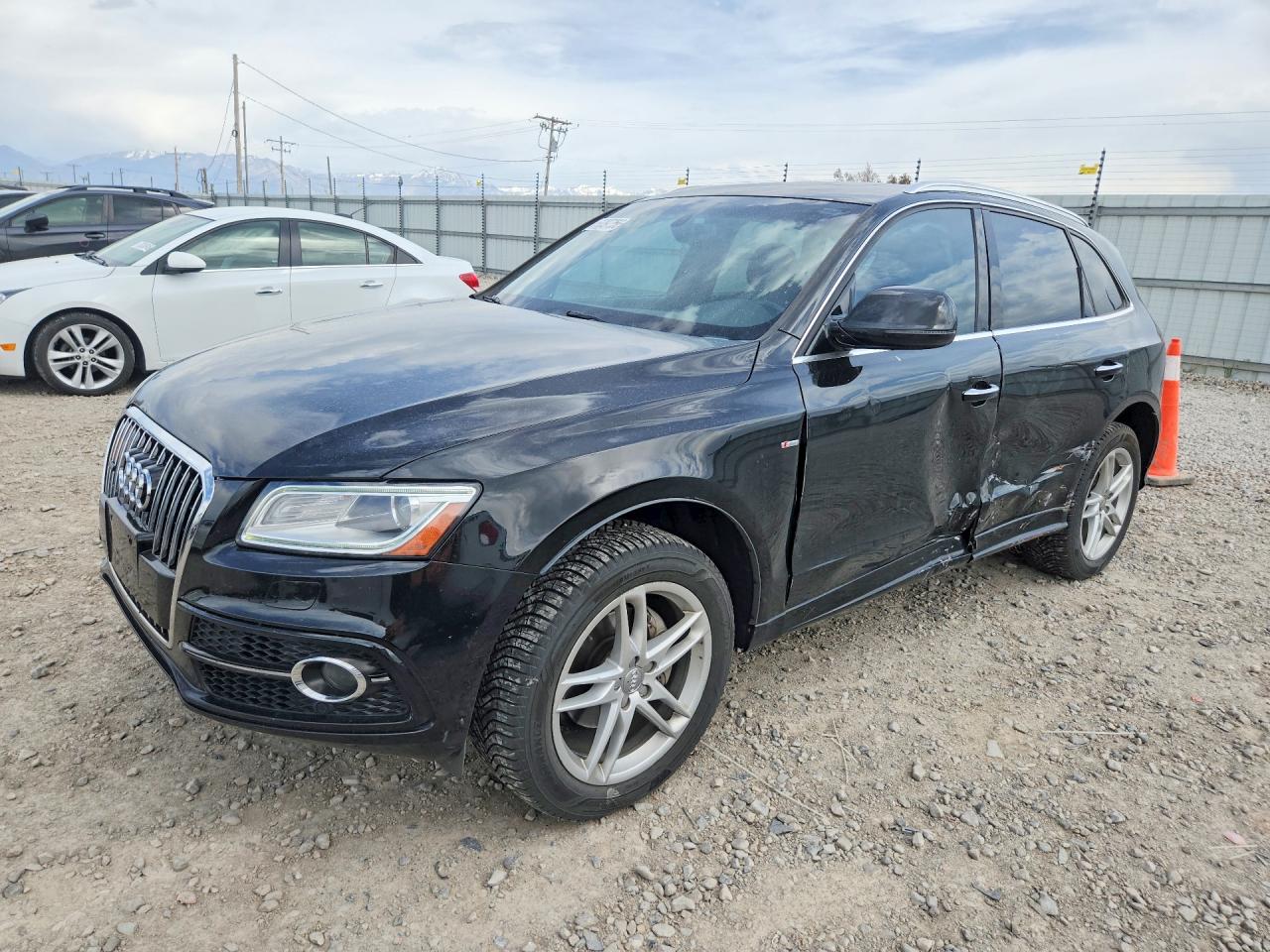 Salvage Audi Q5 Image