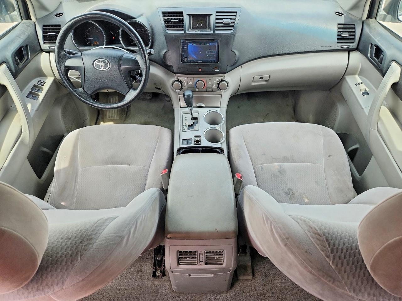 Toyota Highlander Base