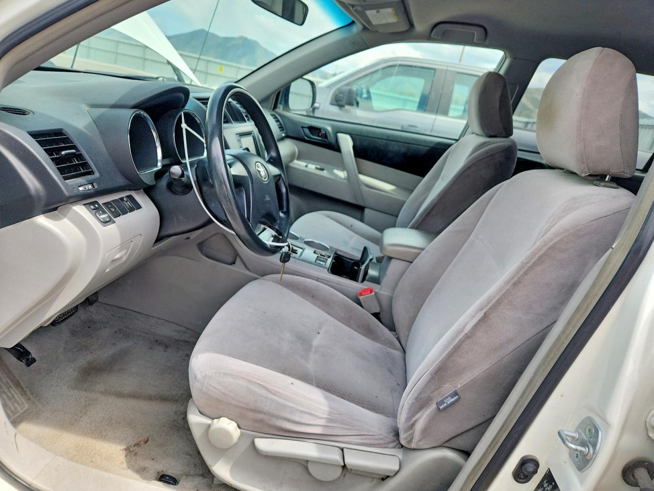 Toyota Highlander Base