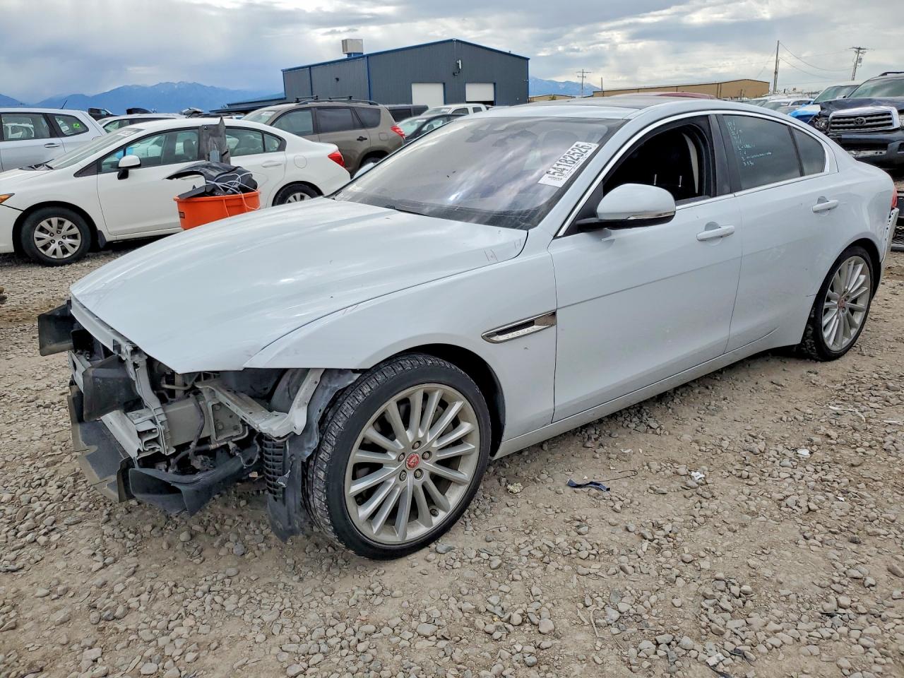 Salvage Jaguar XE Image