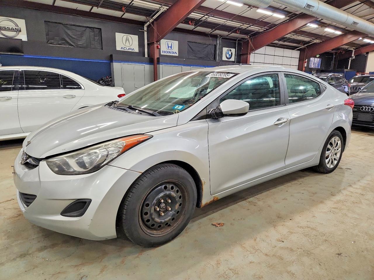 Salvage Hyundai ELANTRA Image