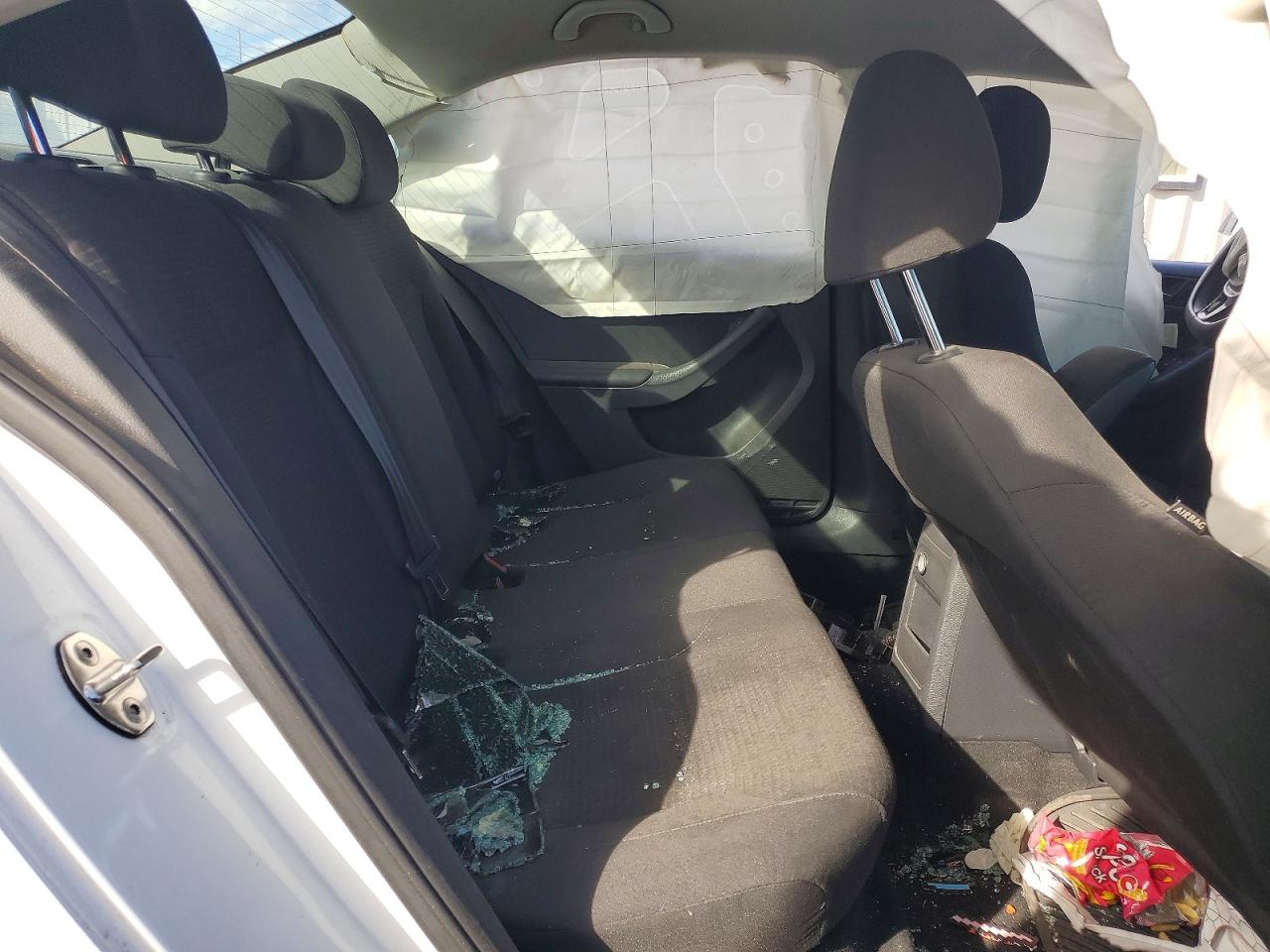 Volkswagen Jetta Base