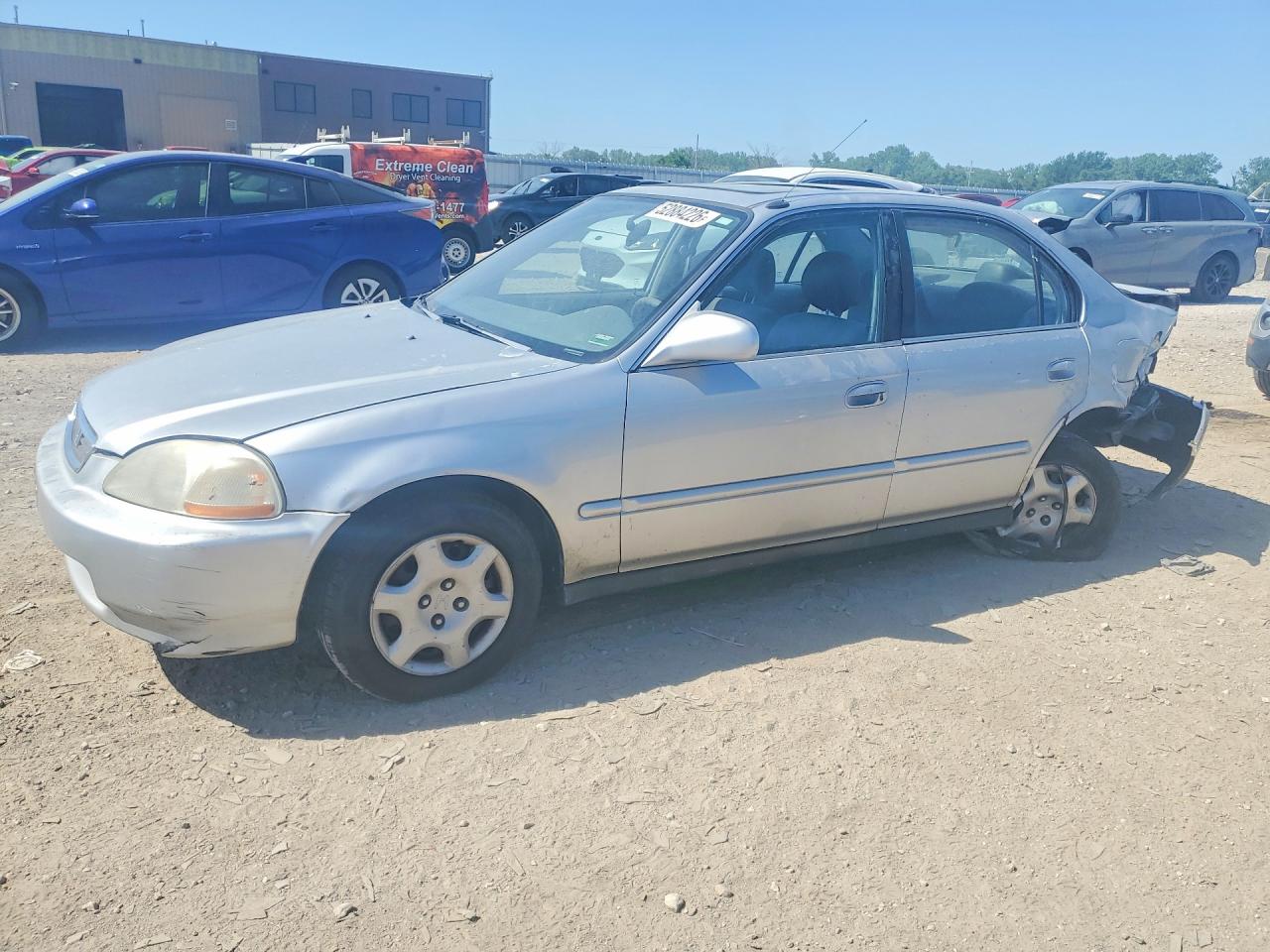 Salvage Honda Civic Image