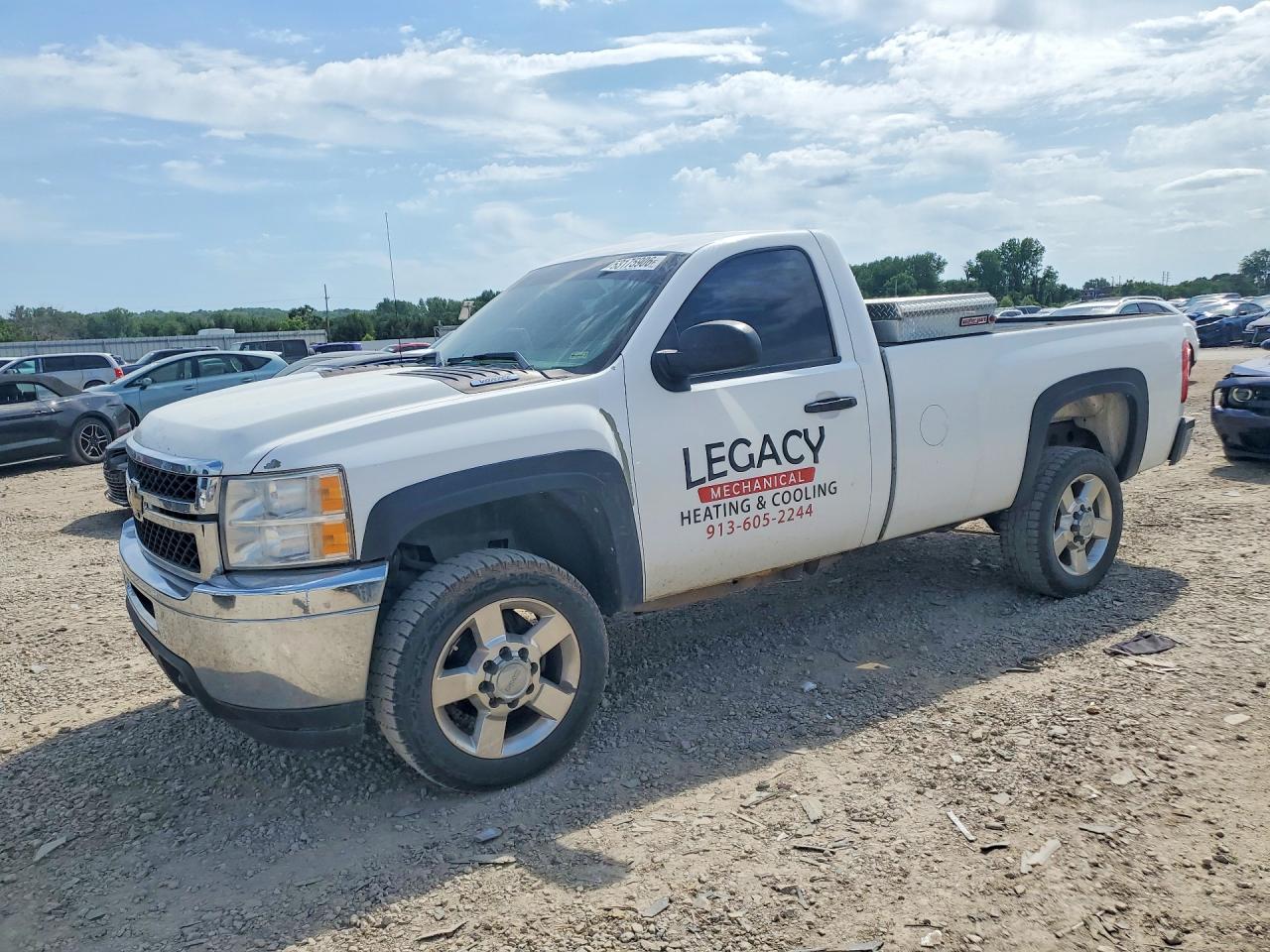 Salvage Chevrolet Silverado Image
