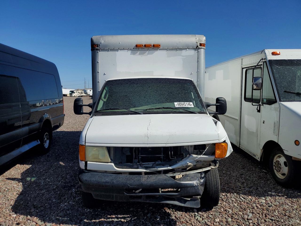 Ford Econoline E350 Super Duty Cutaway Van