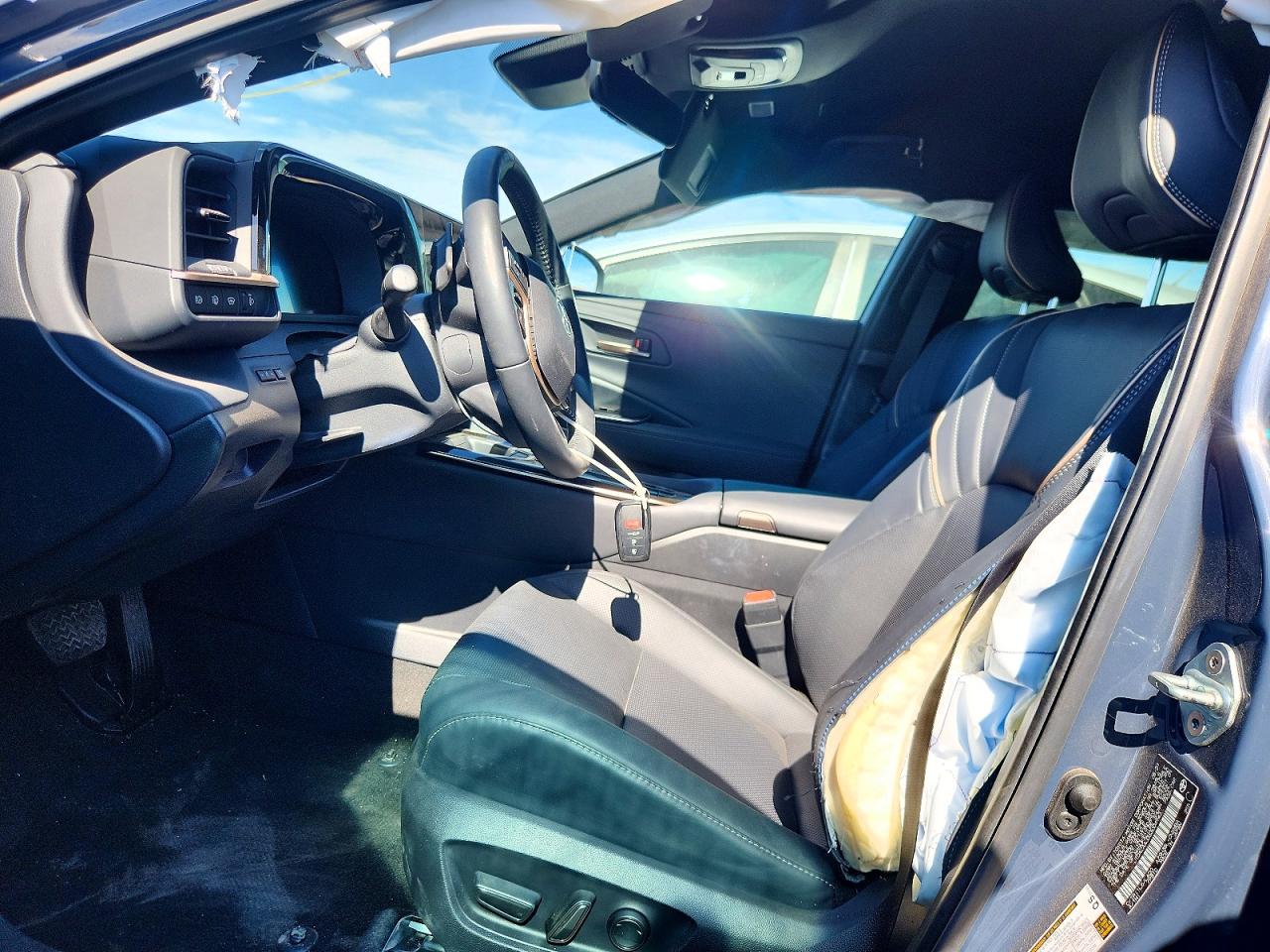 Toyota Crown Signia Xle