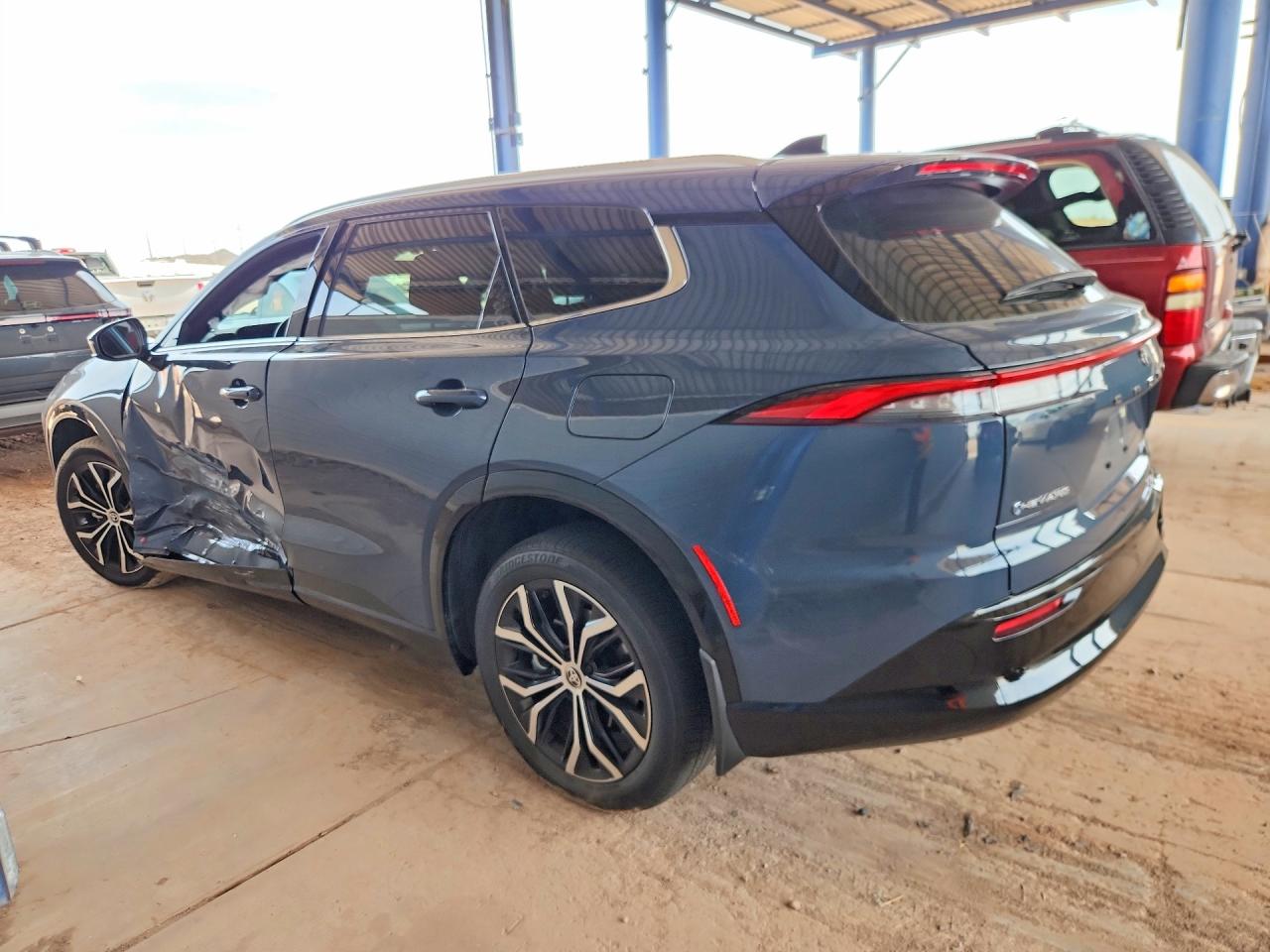 Toyota Crown Signia Xle