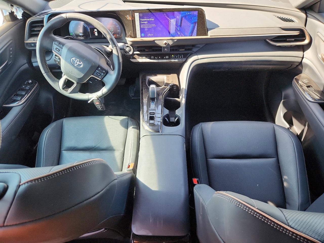 Toyota Crown Signia Xle