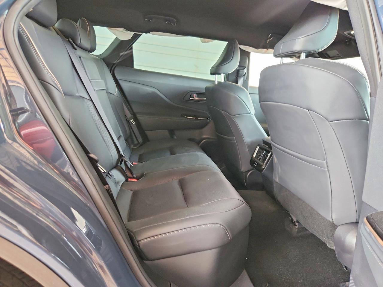 Toyota Crown Signia Xle