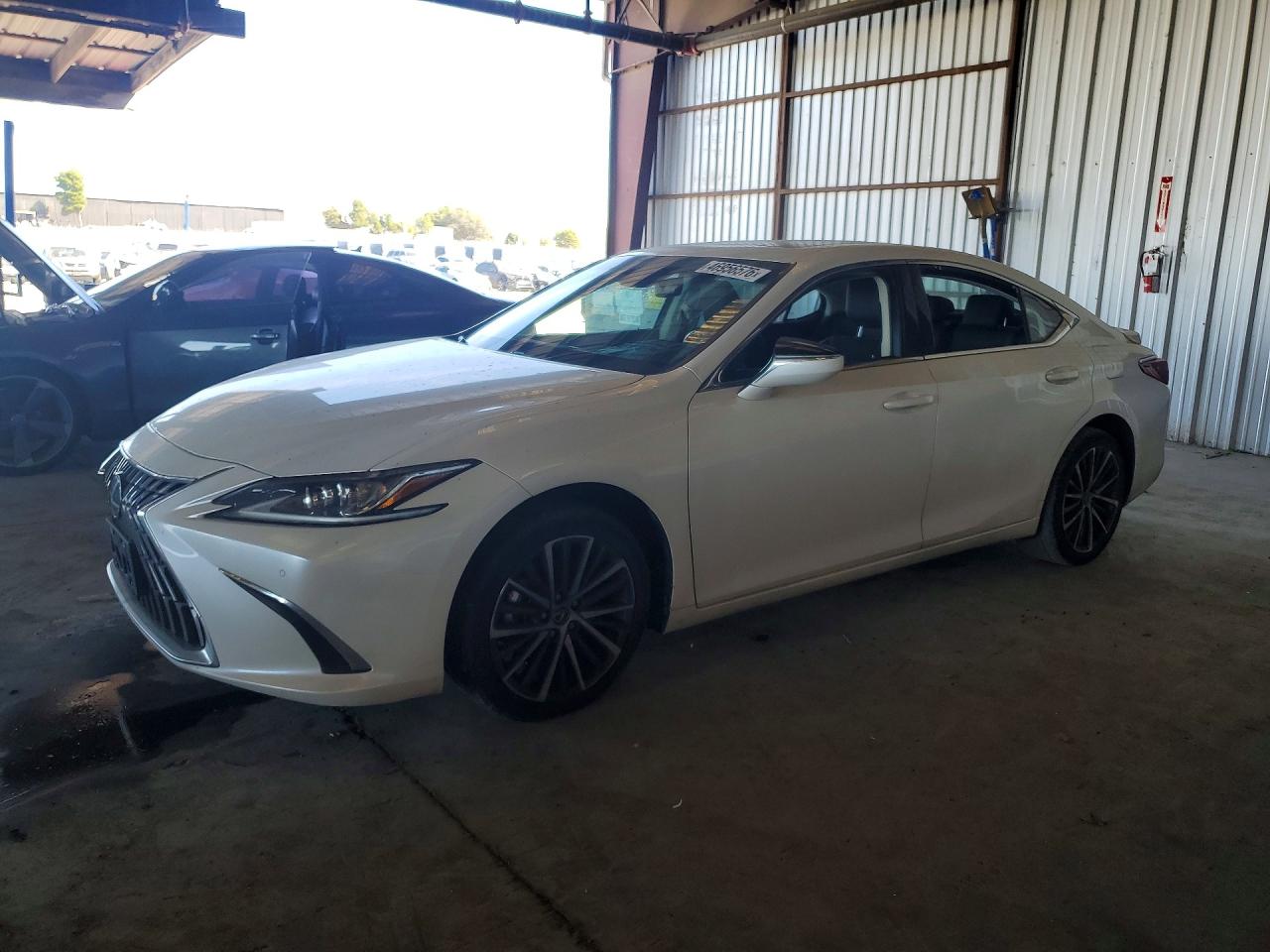 Salvage Lexus Es Image
