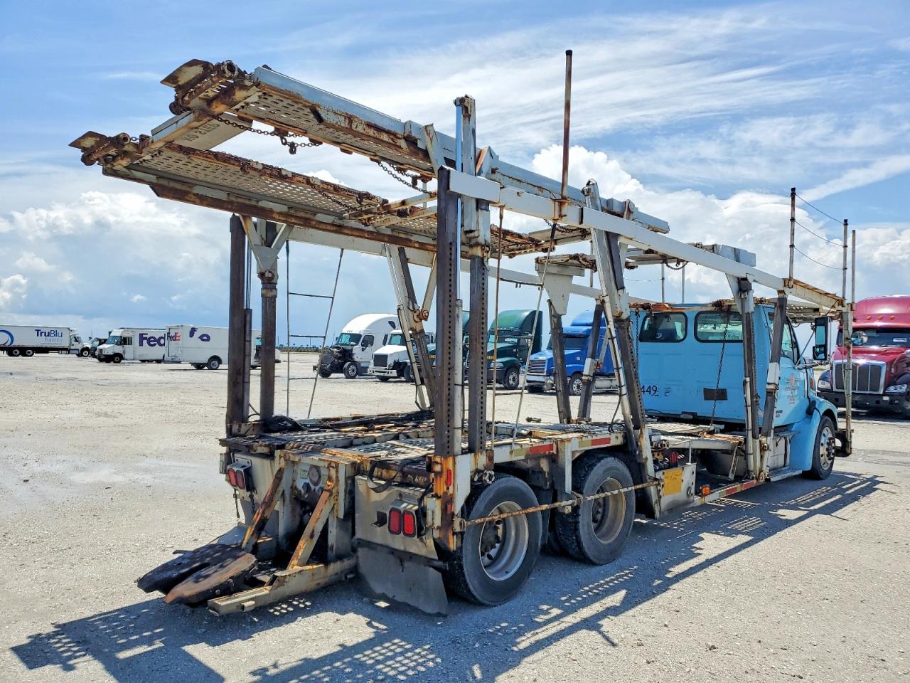 Sterling Truck Lt9500