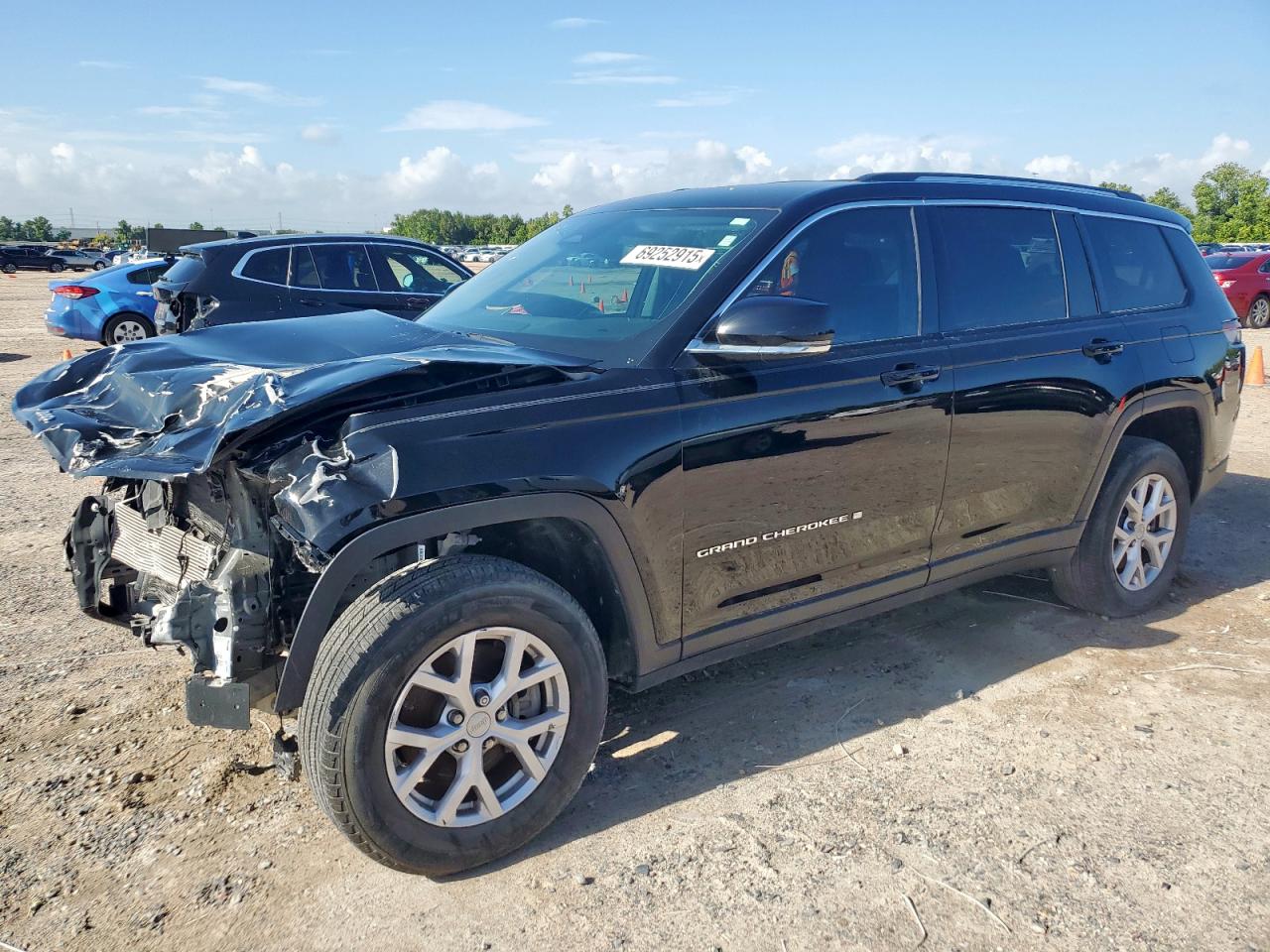 Salvage Jeep Grand Cherokee Image