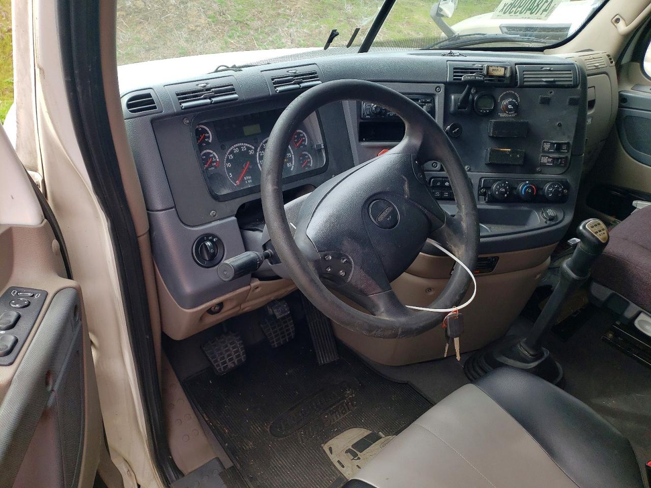 Freigliner Cascadia 125 Sleeper Cab"