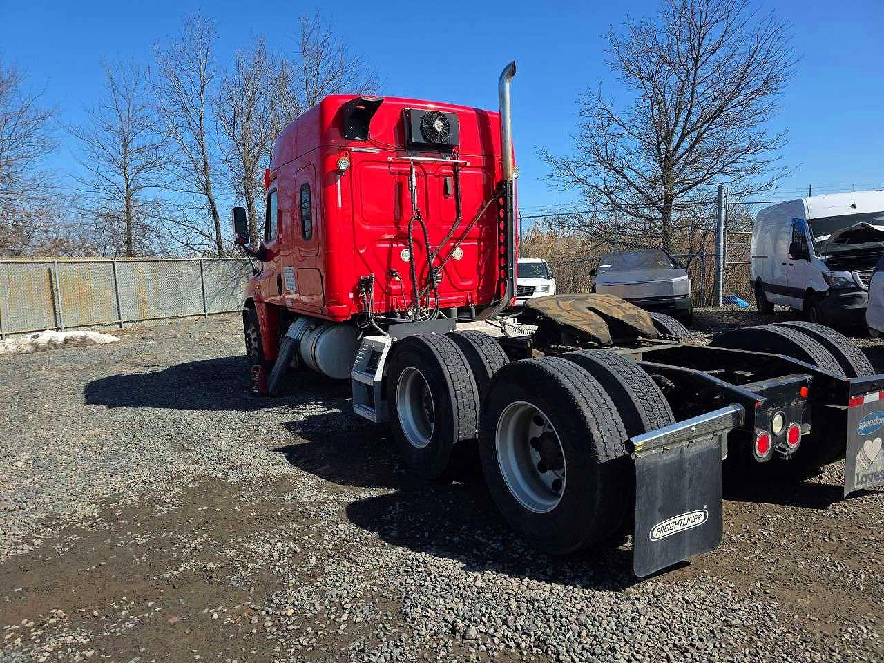 Freigliner Cascadia 125