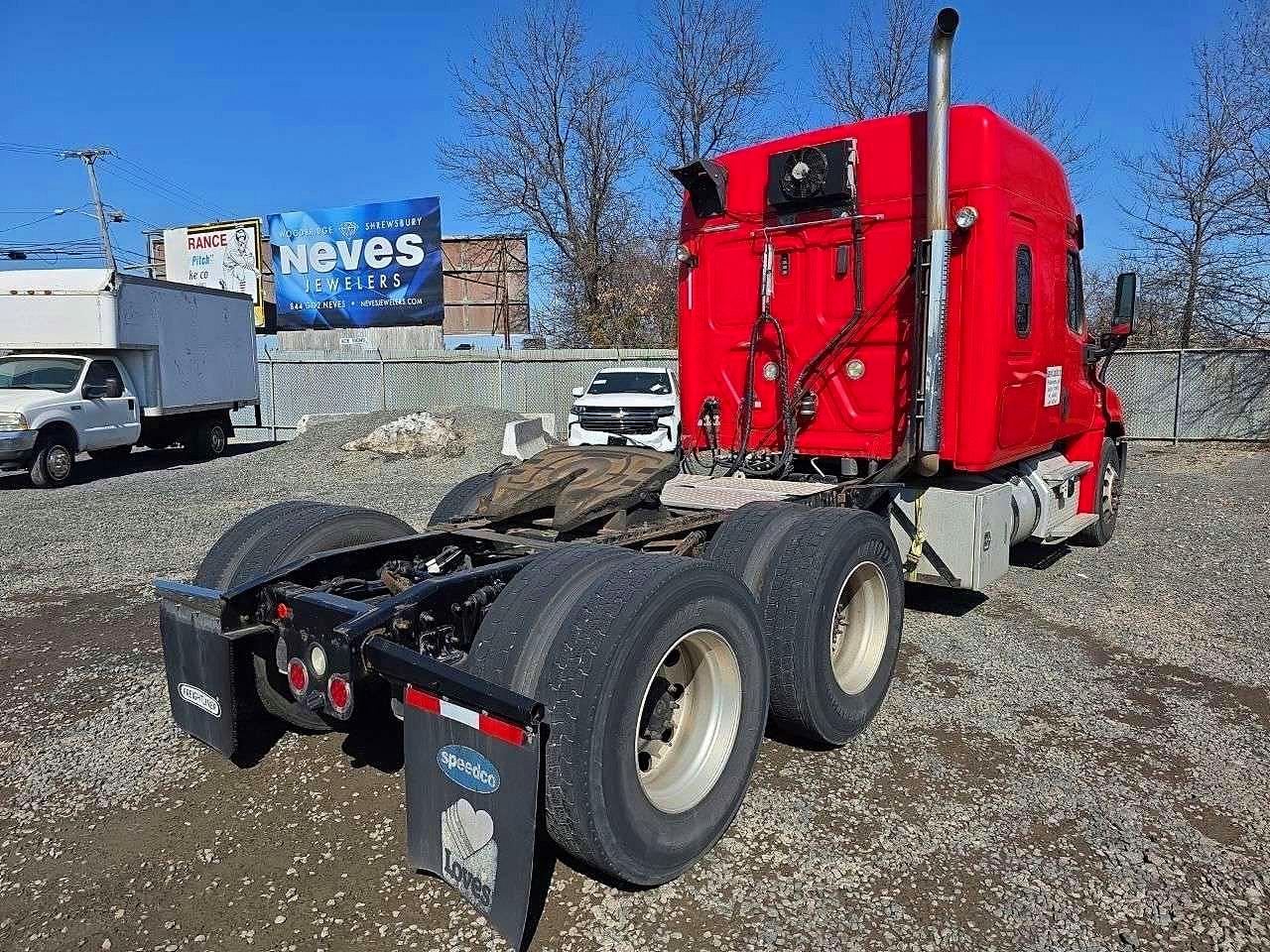 Freigliner Cascadia 125
