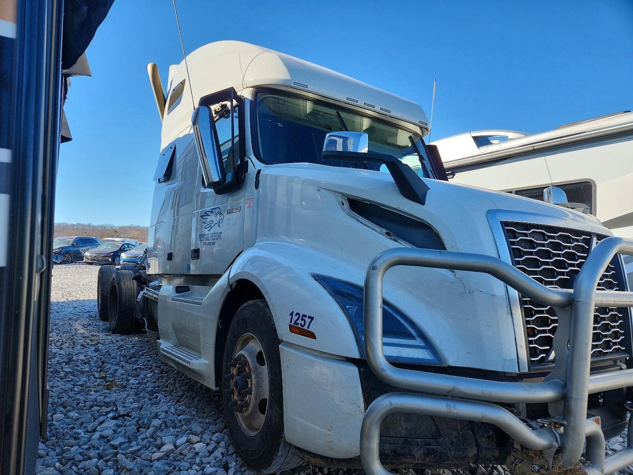 Salvage Volvo Vn Image