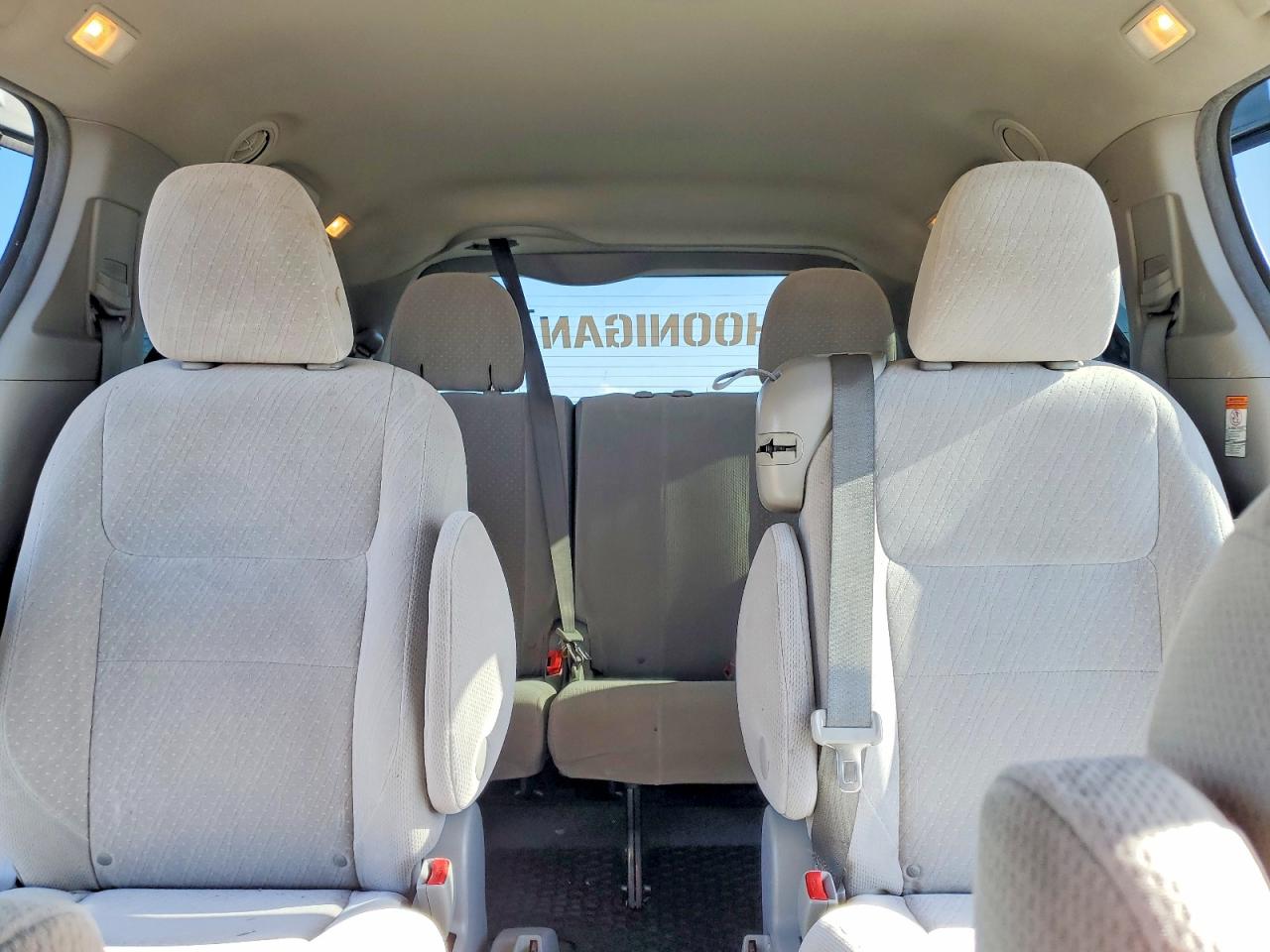 Toyota Sienna Le 8-passenger
