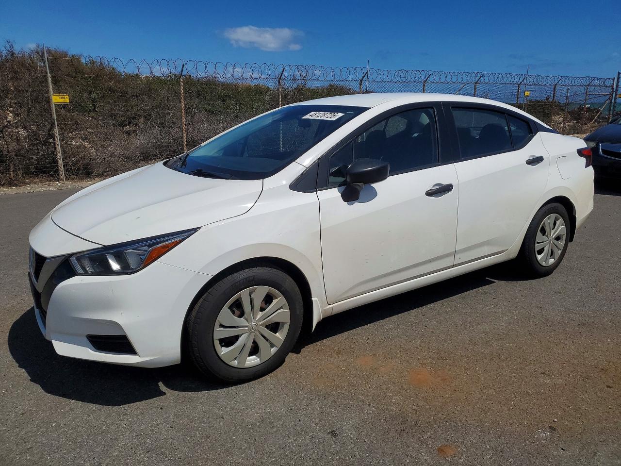 Salvage Nissan Versa Image