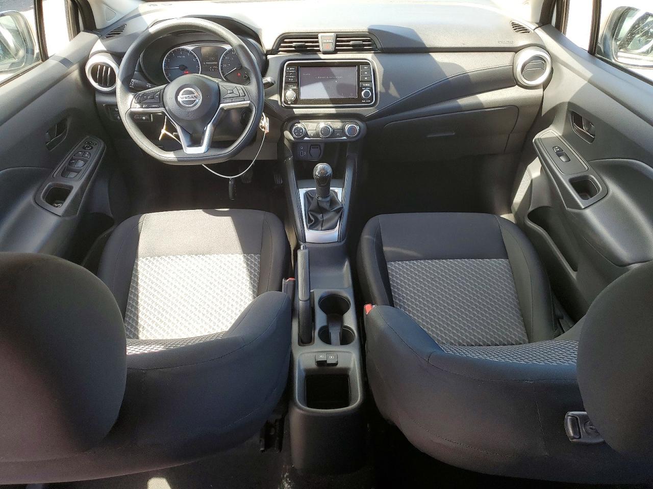 Nissan Versa S