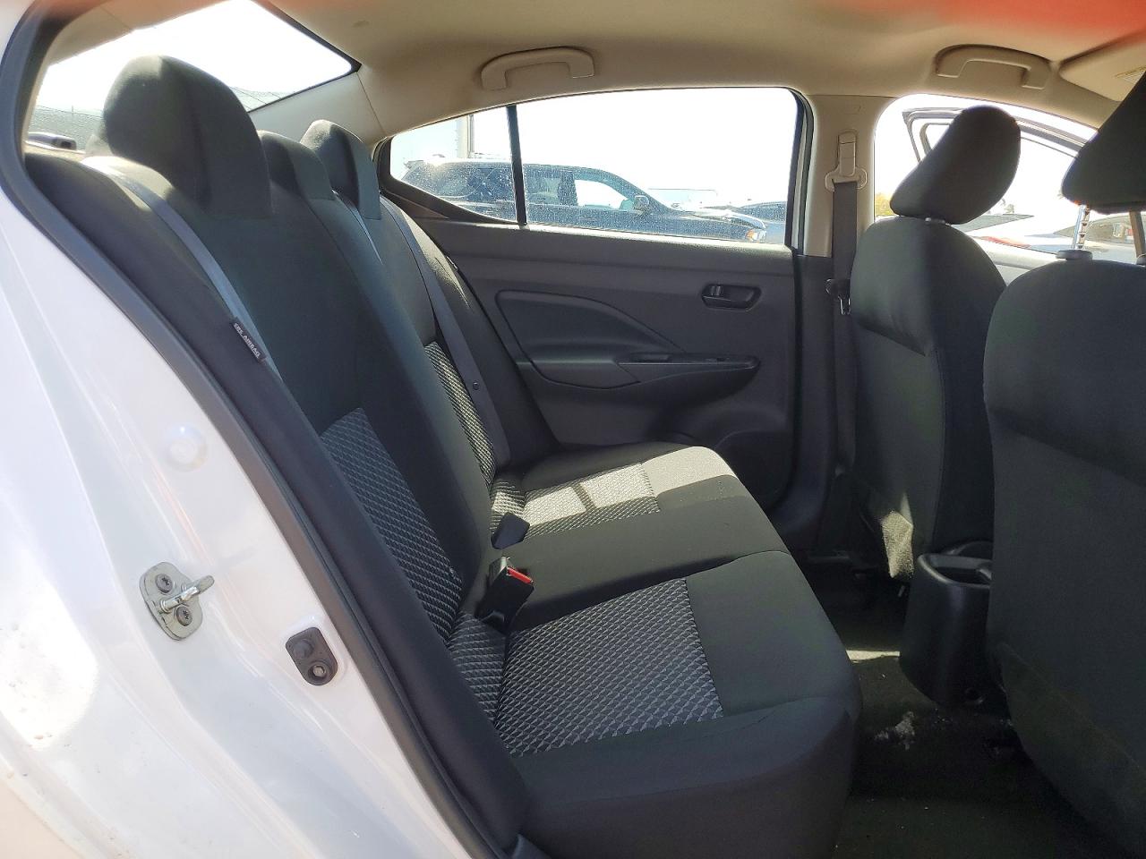 Nissan Versa S