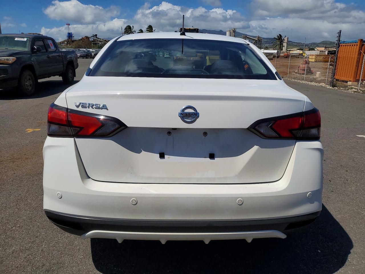 Nissan Versa S