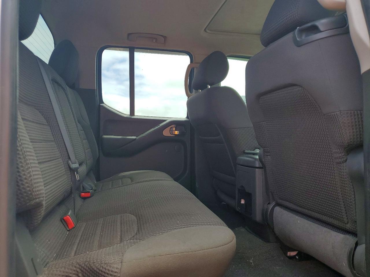 Nissan Frontier Se