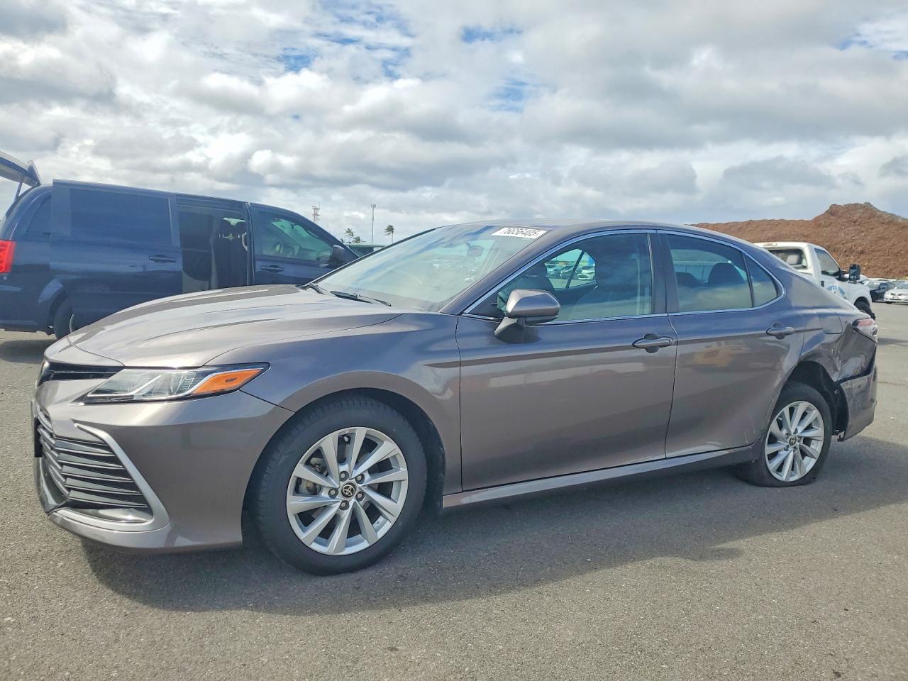 Salvage Toyota Camry Image