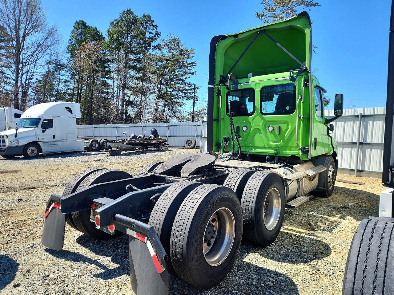 Freightliner Cascadia 116