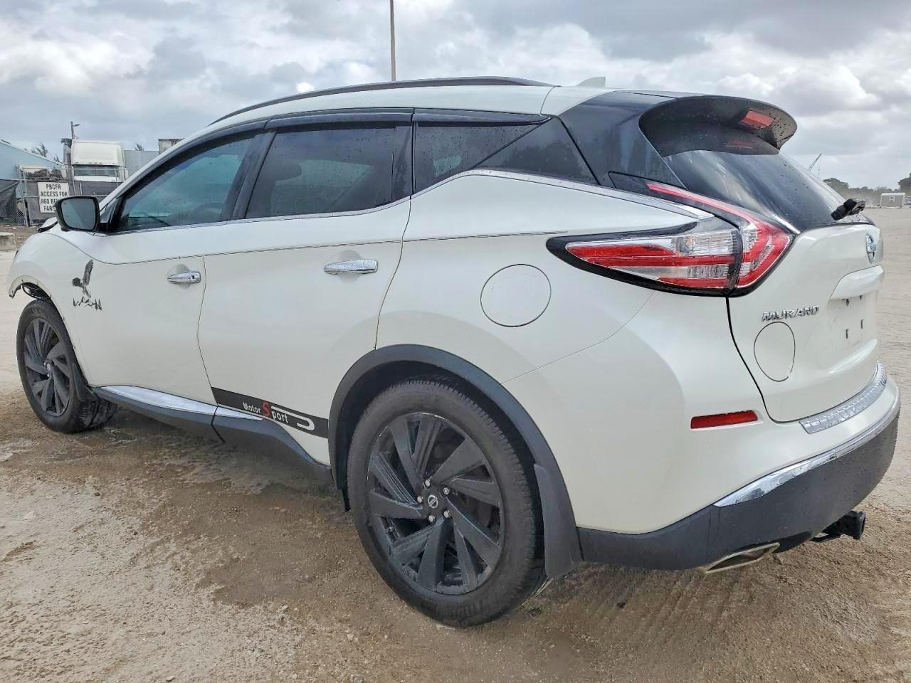 Nissan Murano S