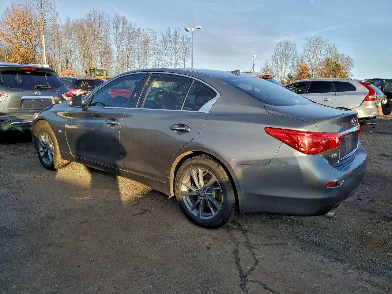INFINITI Q50 Premium