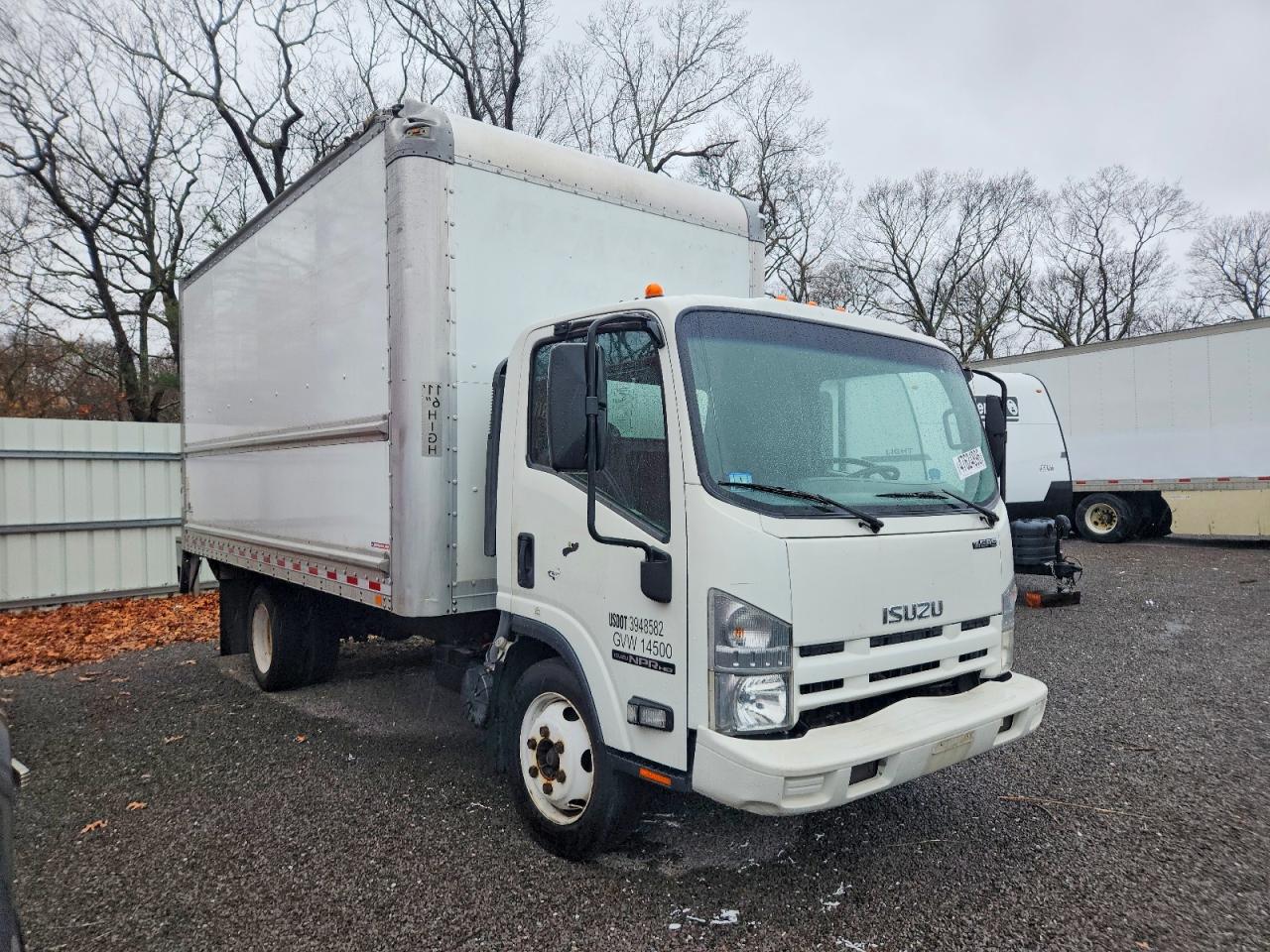 Salvage Isuzu Npr Image