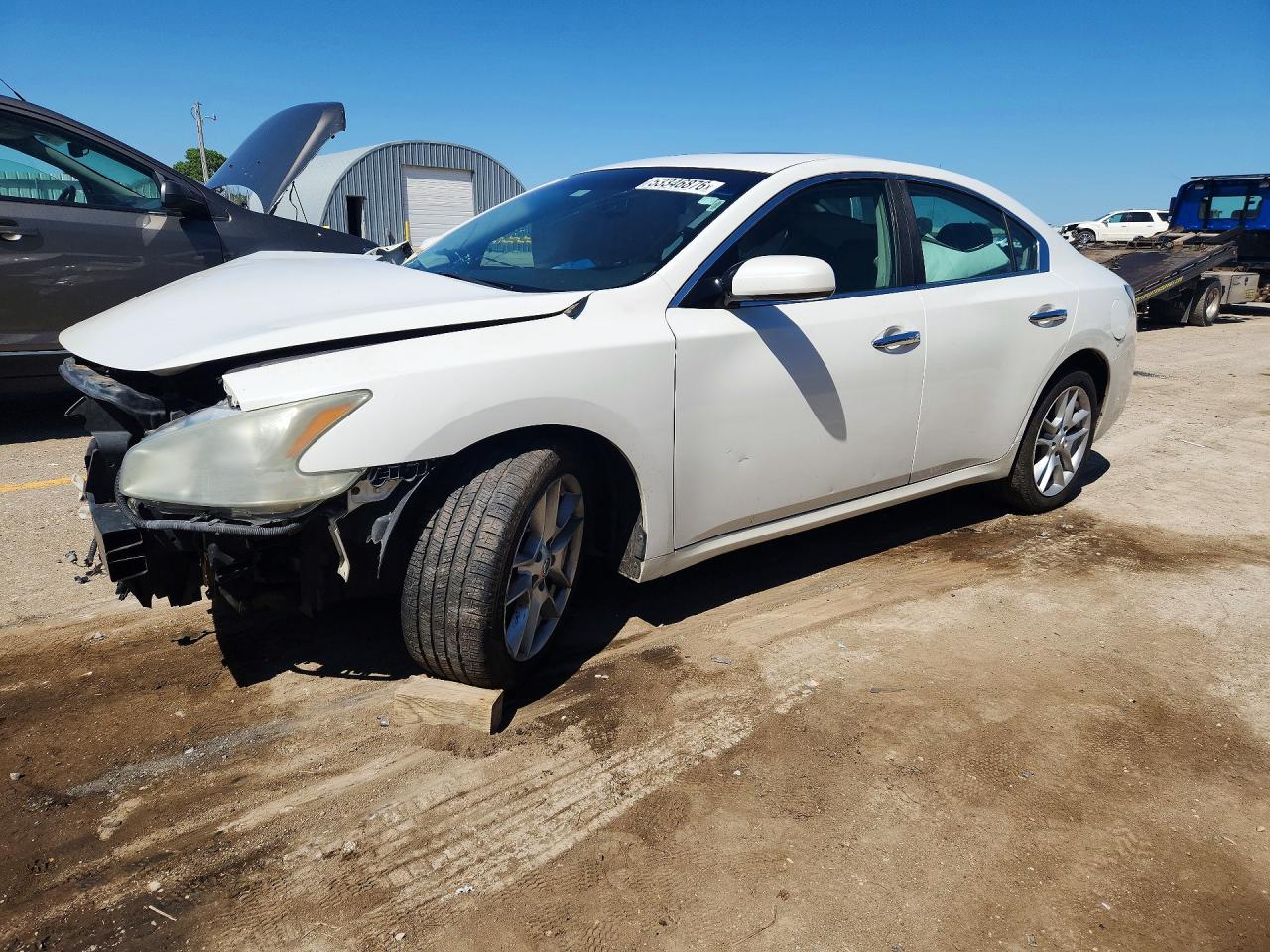 Salvage Nissan Maxima Image
