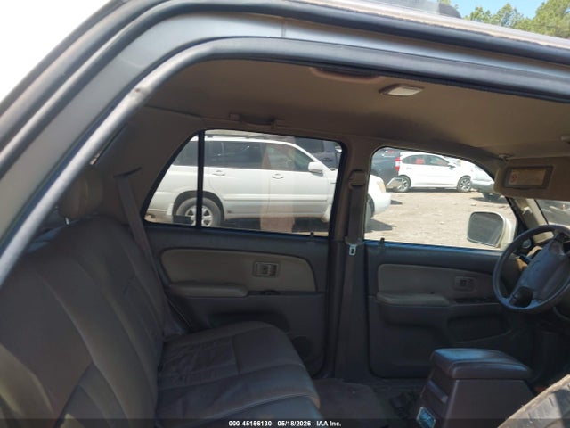 Toyota 4Runner Limited V6
