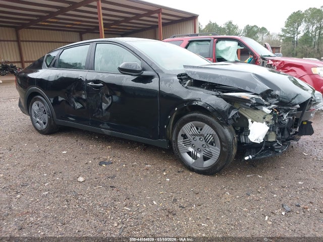 Salvage Kia K4 Image